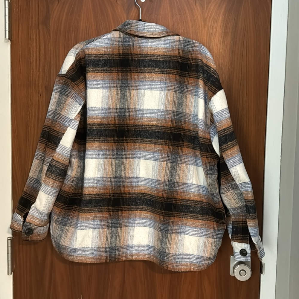 Elan | Riley Plaid Shacket - Picture 3 of 4